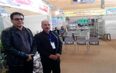 بیشتر غرفه‌داران اصناف هستند