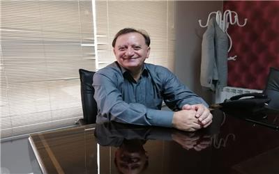 هوشمند سفیدی مردی برای تمام فصول