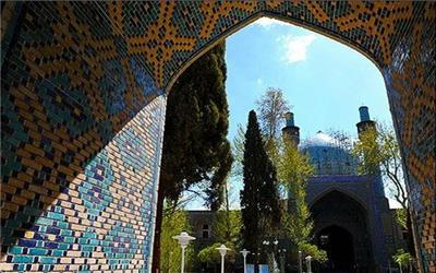 مرمت گنبد مدرسه چهارباغ رو به اتمام است